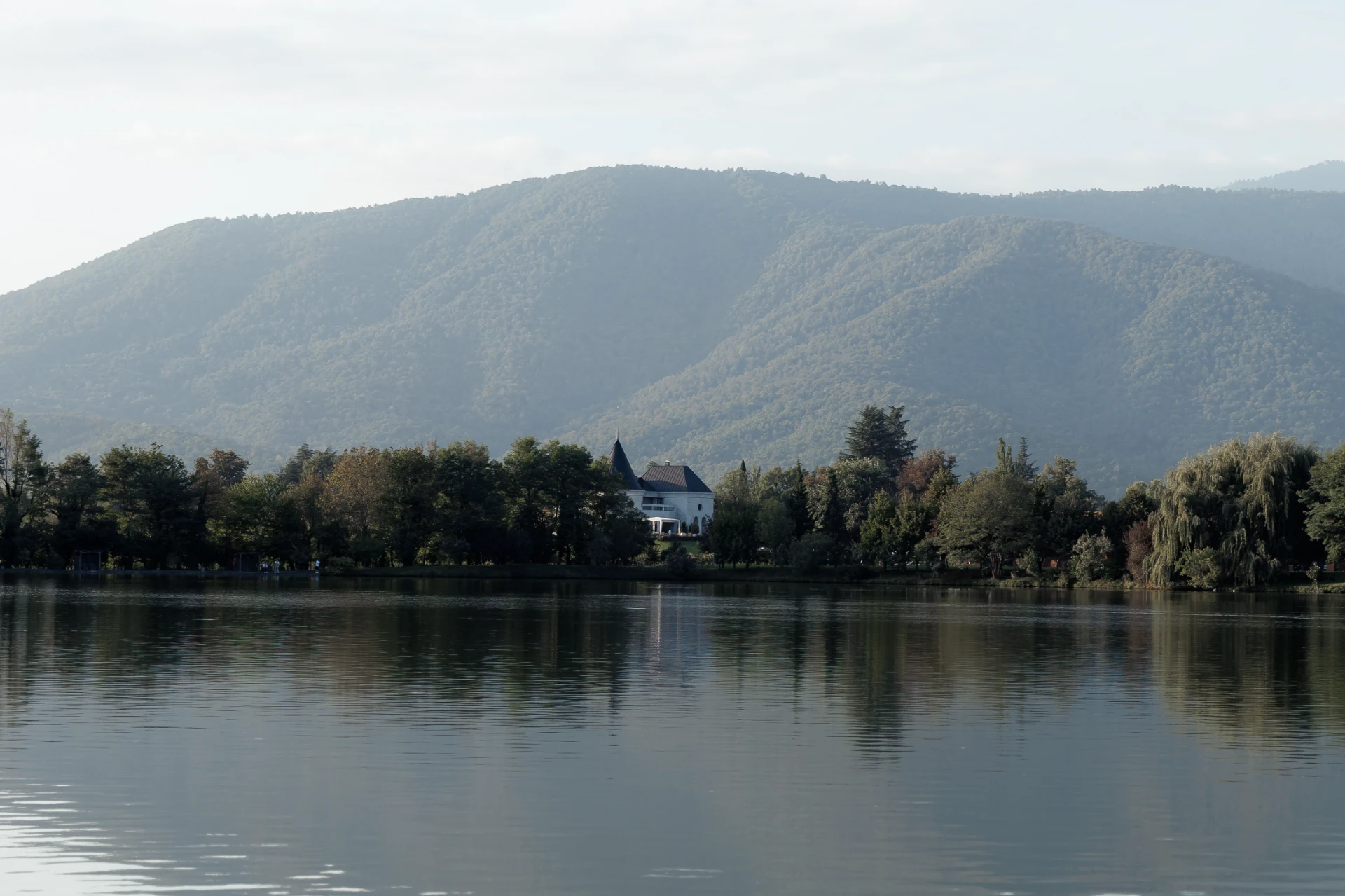 Свадьба на озере Лопота на Грузии для иностранцев