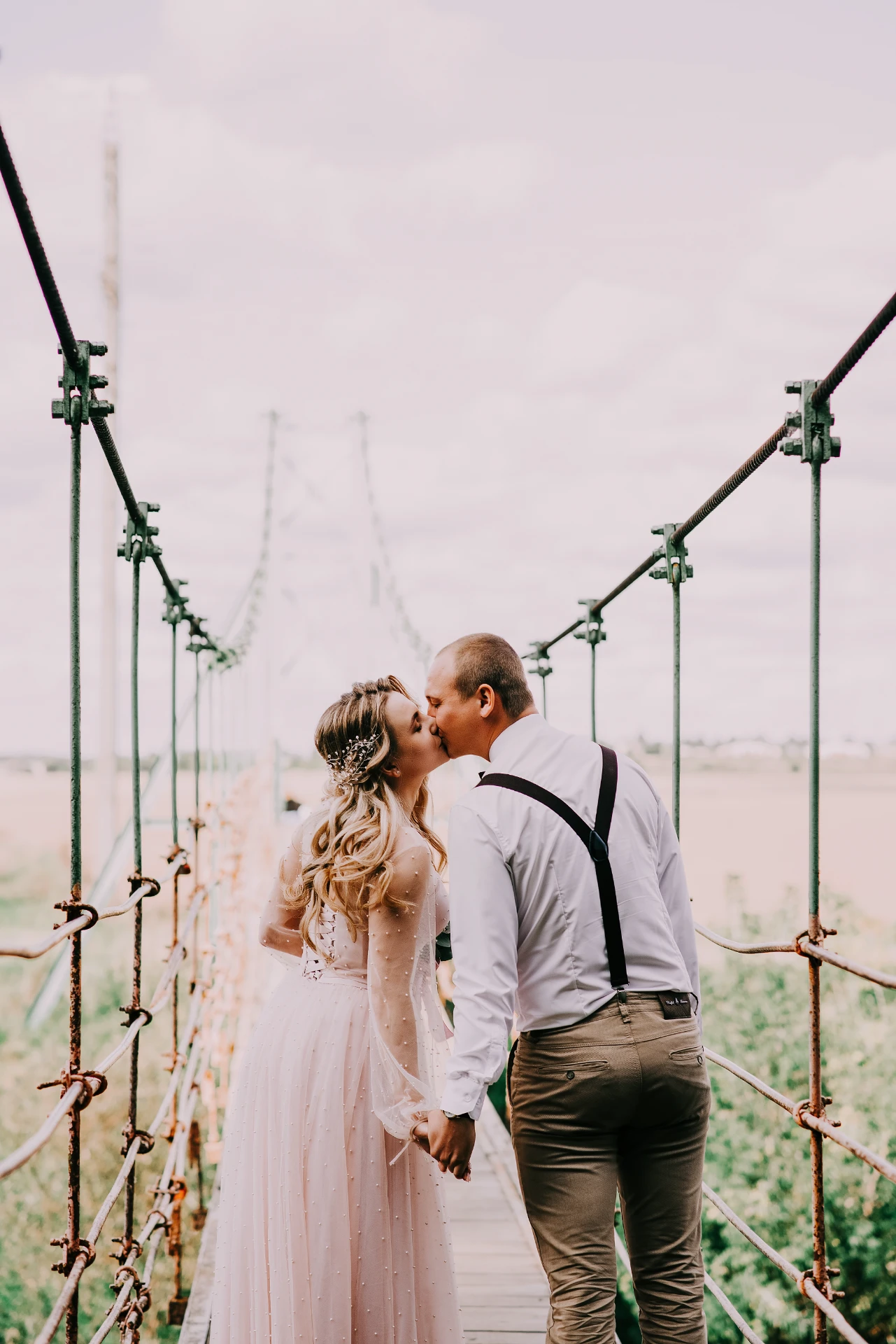 Свадебная фотосессия на виноградниках Грузии для иностранных пар