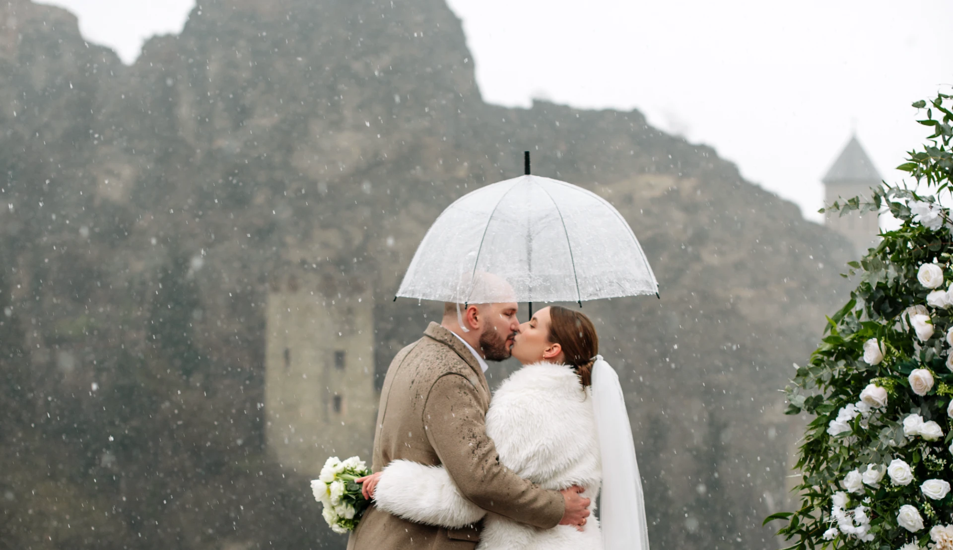 Регистрация брака в Грузии с видом на горы