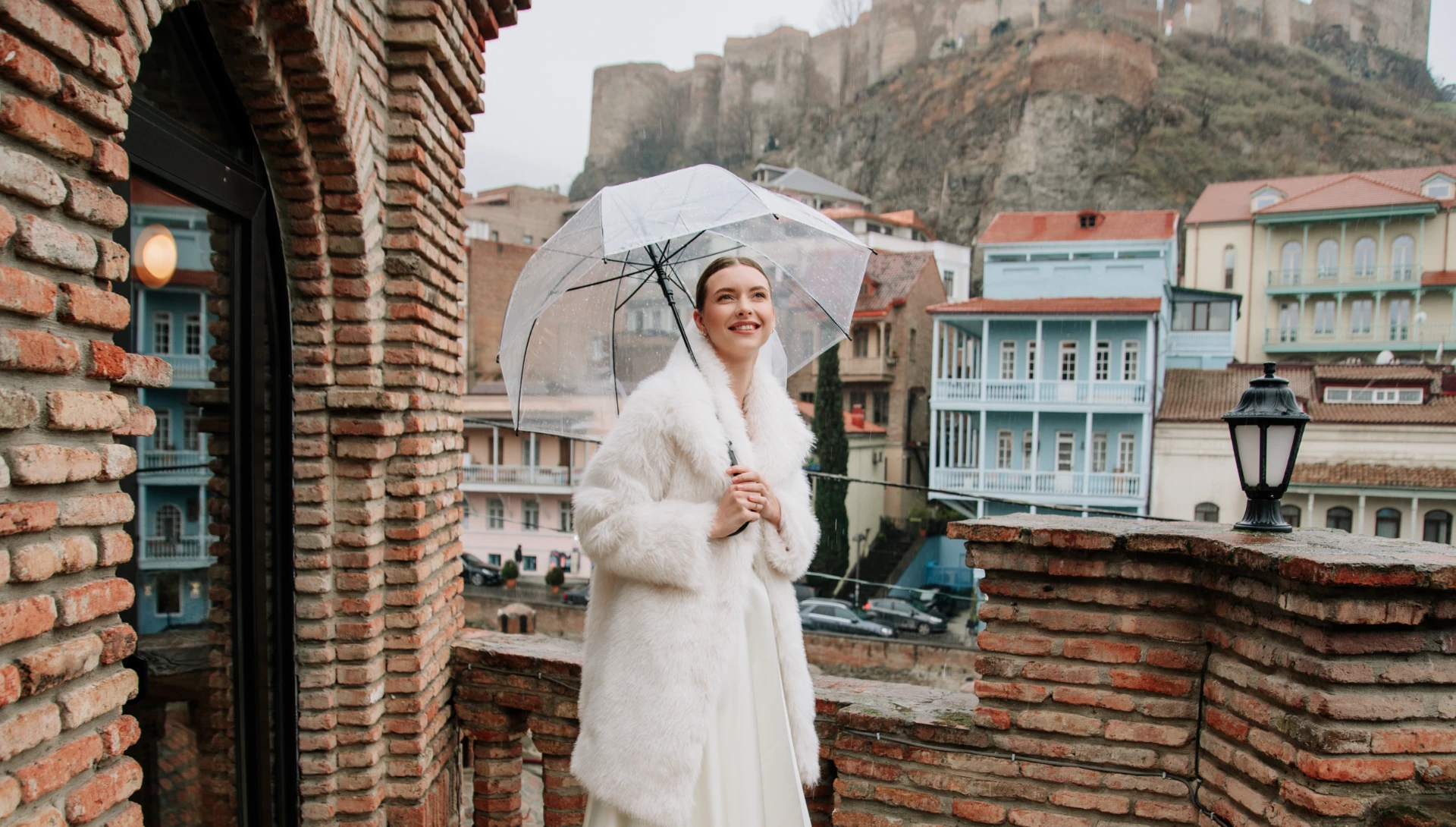 Романтическая свадьба на террасе в Тбилиси с видом на город