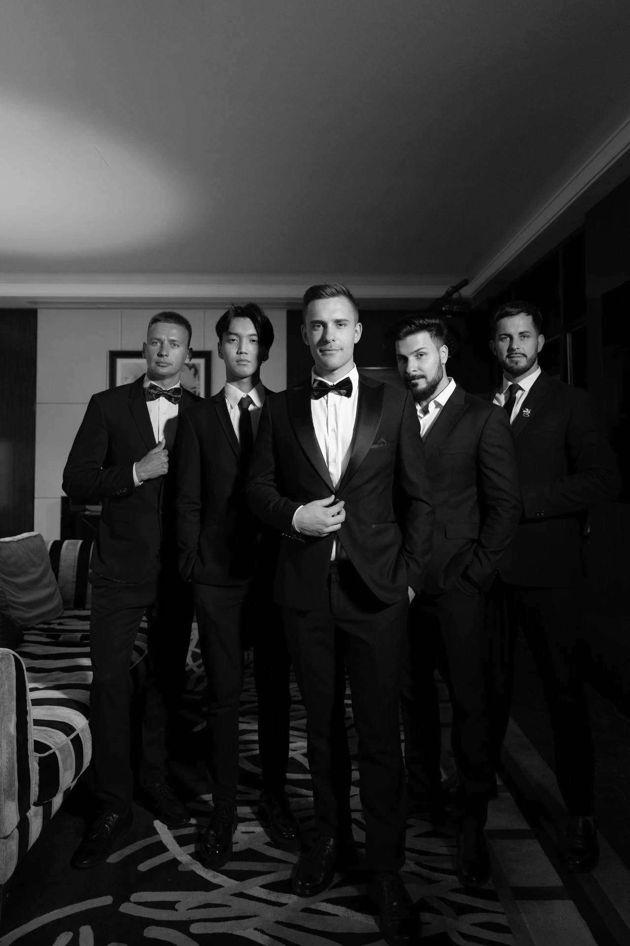 Организация торжества в у озера для иностранных пар