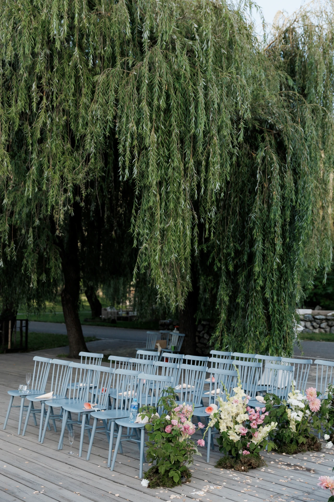 Организация свадьбы у озера в Грузии для иностранных пар