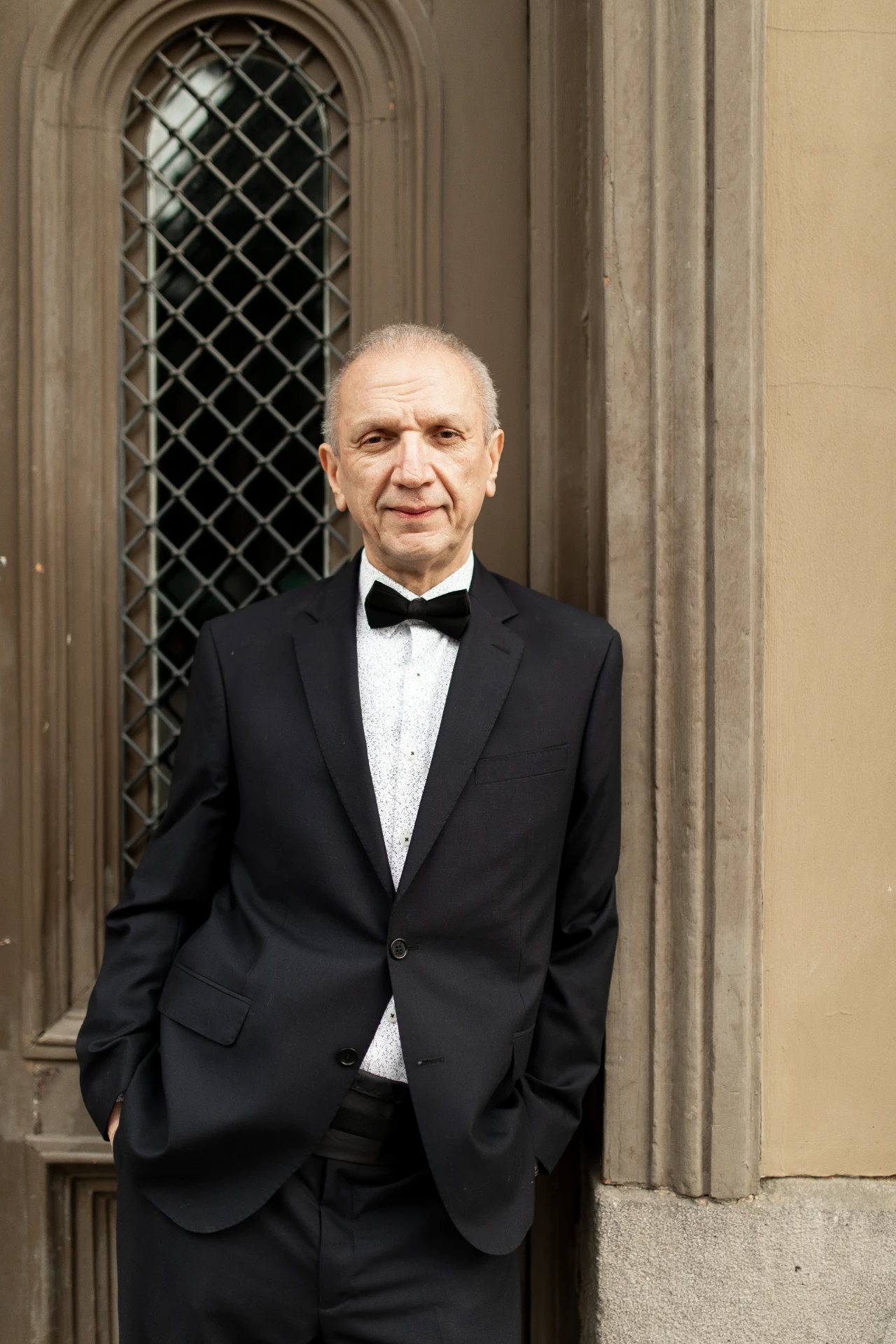 Свадебная фотосессия в Тбилиси на фоне старого города