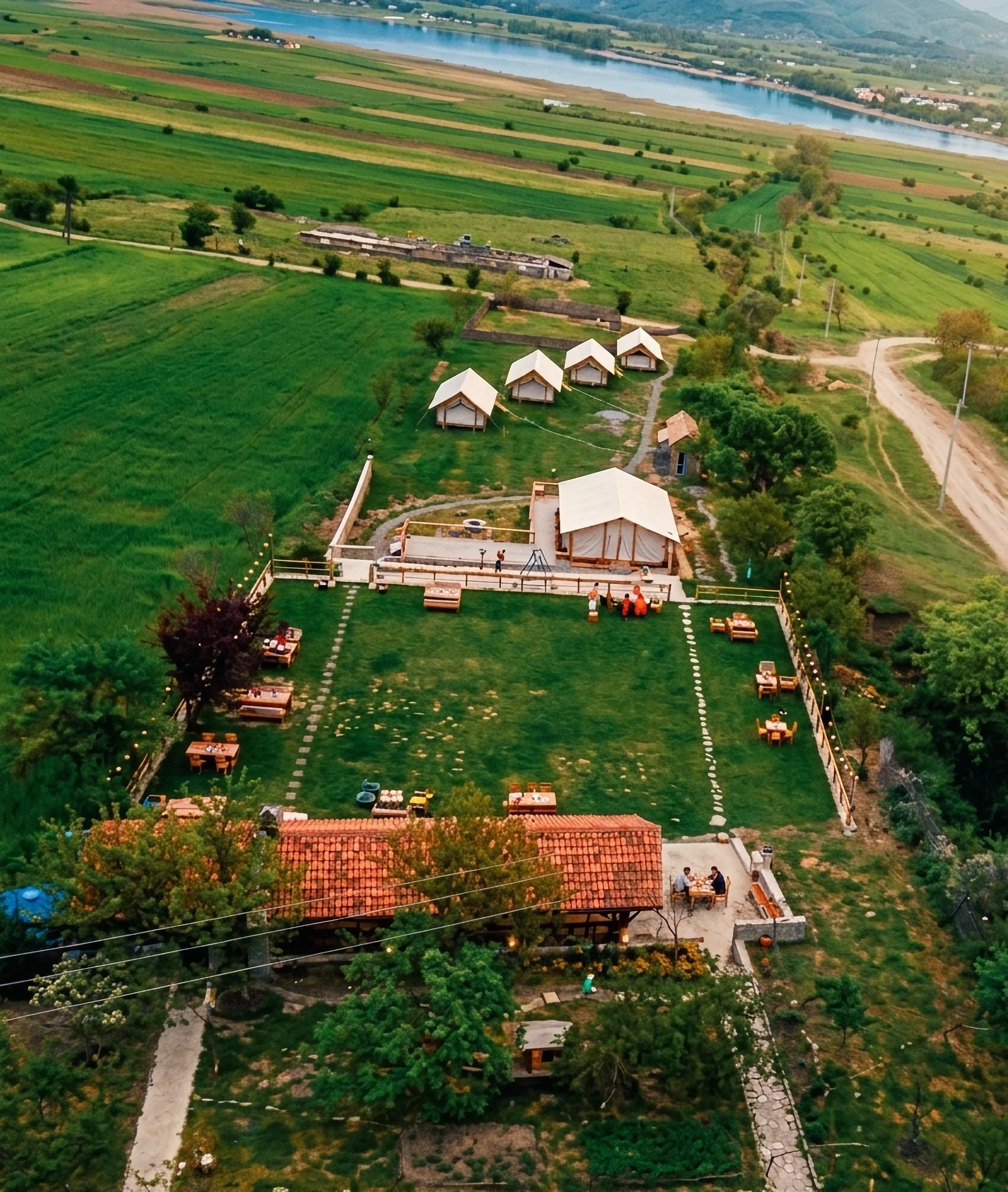 Заключение брака в Грузии кемпинг Salty Garden для иностранцев